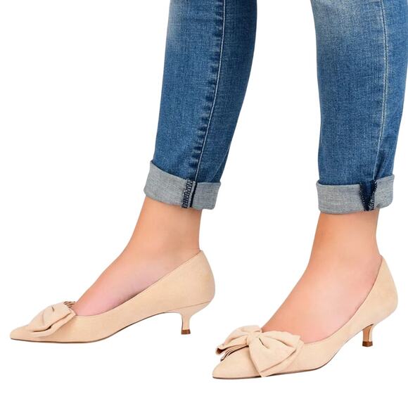 JOURNEE COLLECTION ORANA POINTED TOE BOW PUMPS IN‎ BEIGE NWOB WOMEN'S SIZE WD 7 - Picture 1 of 16